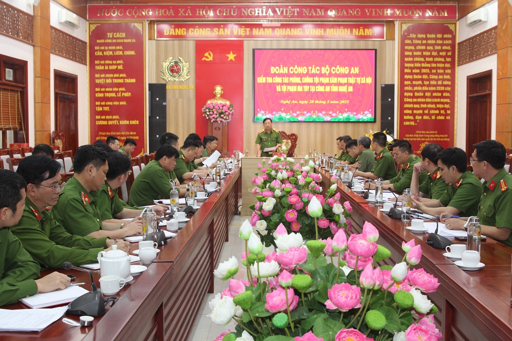 Toàn cảnh buổi làm việc