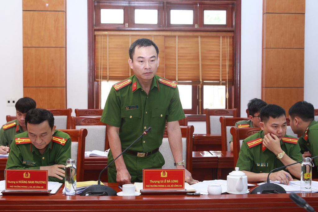 Đại diện lãnh đạo phòng của các cục nghiệp - Bộ Công an thảo luận tại Hội nghị