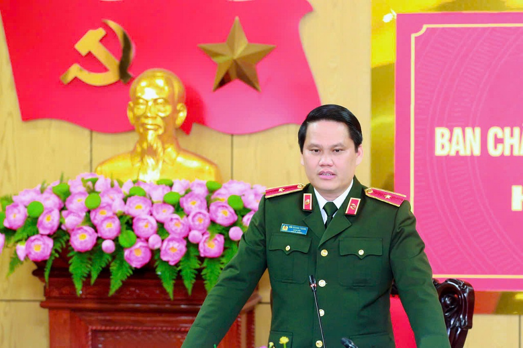 Đồng chí Thiếu tướng Bùi Quang Thanh, Ủy viên Ban Thường vụ Tỉnh ủy, Bí thư Đảng ủy, Giám đốc Công an tỉnh phát biểu chỉ đạo tại Hội nghị