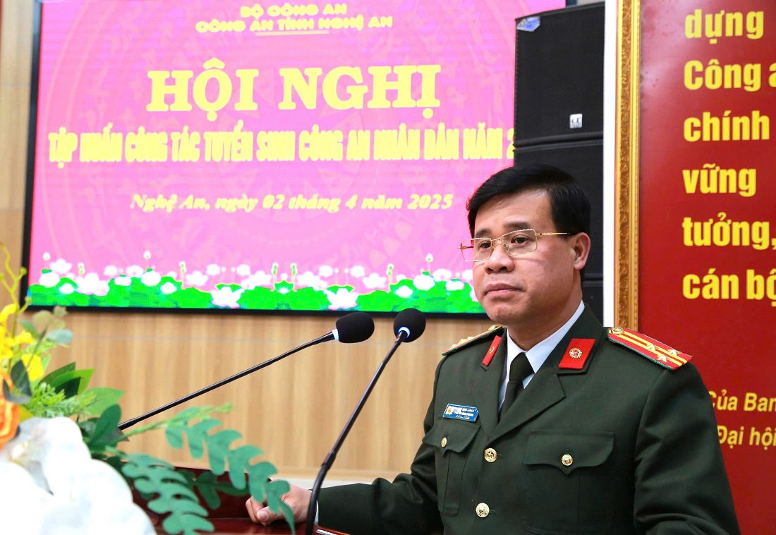 Đại diện Lãnh đạo Phòng Tổ chức cán bộ quán triệt một số nội dung tại Hội nghị