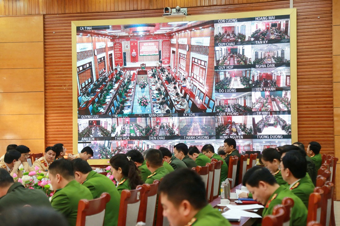 Hội nghị được tổ chức theo hình thức trực tuyến từ điểm cầu Công an tỉnh đến Công an các địa phương