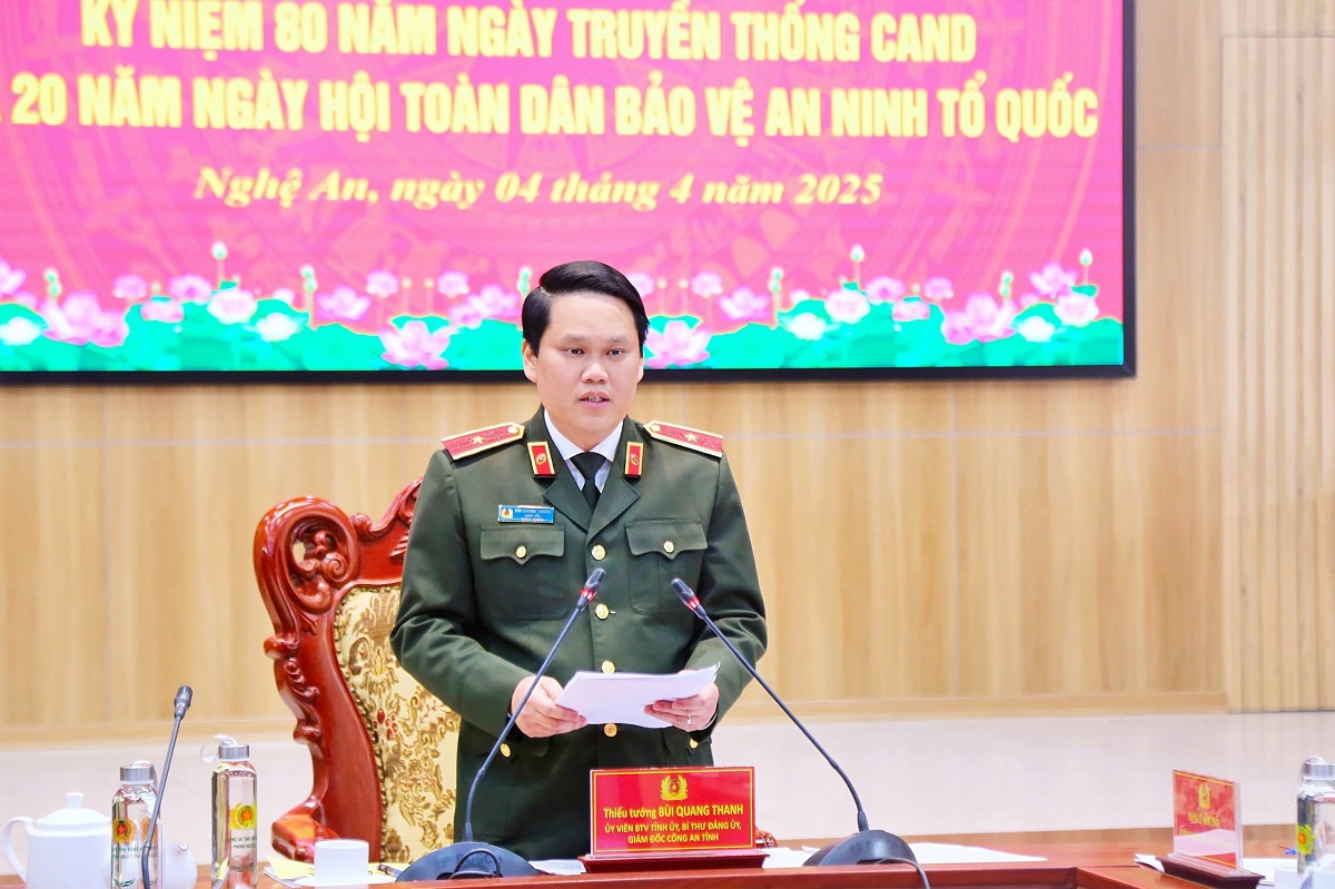 Đồng chí Thiếu tướng Bùi Quang Thanh - Ủy viên Ban Thường vụ Tỉnh ủy, Bí thư Đảng ủy, Giám đốc Công an tỉnh Nghệ An phát biểu hưởng ứng tại Lễ phát động