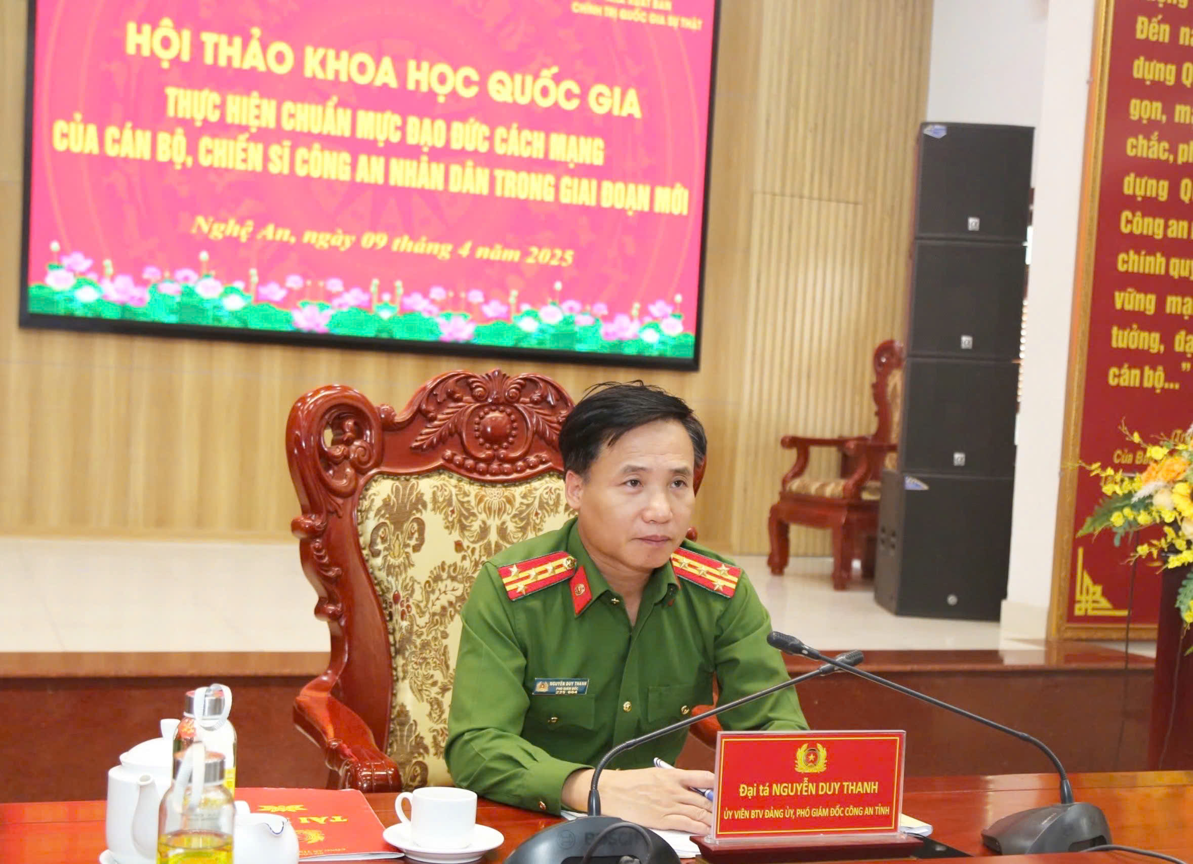 Đồng chí Đại tá Nguyễn Duy Thanh, Phó Giám đốc Công an tỉnh chủ trì tại điểm cầu Công an tỉnh Nghệ An