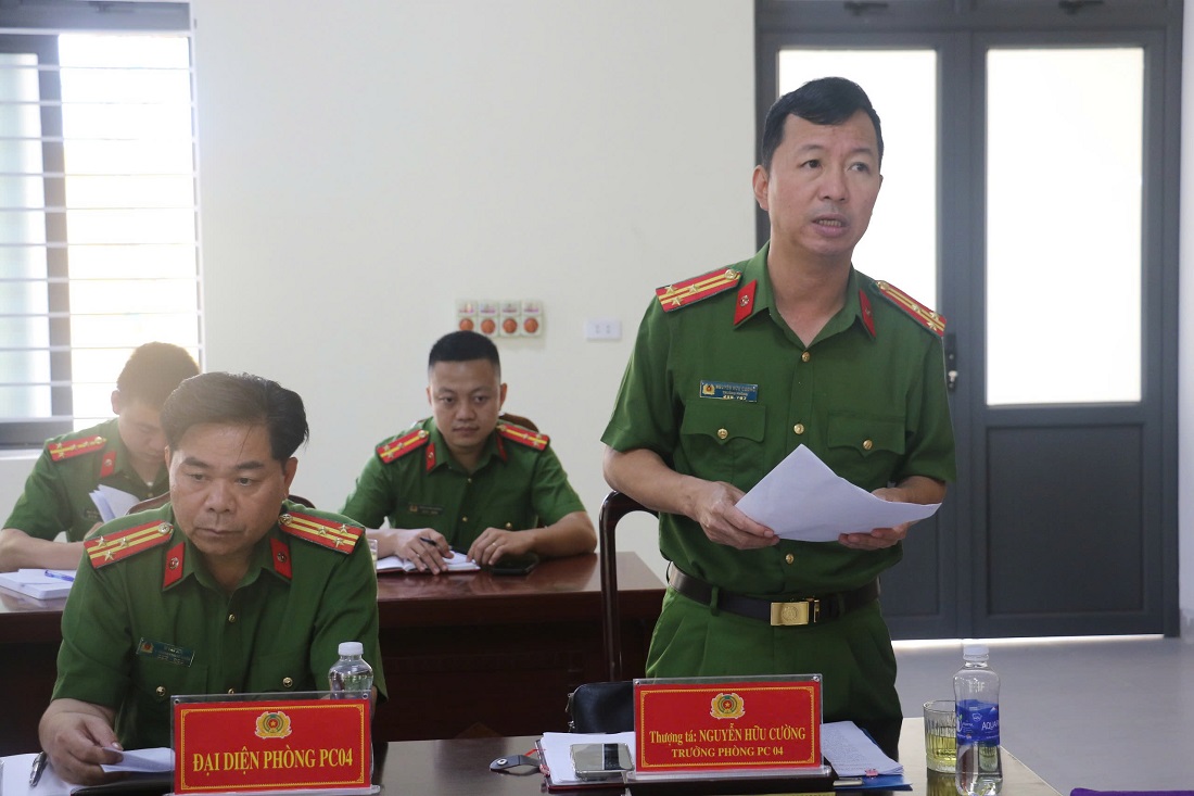 Đồng chí Thượng tá Nguyễn Hữu Cường, Trưởng phòng Cảnh sát điều tra tội phạm về ma túy báo cáo kết quả công tác tiếp nhận, quản lý tại Cơ sở cai nghiện ma túy số 3