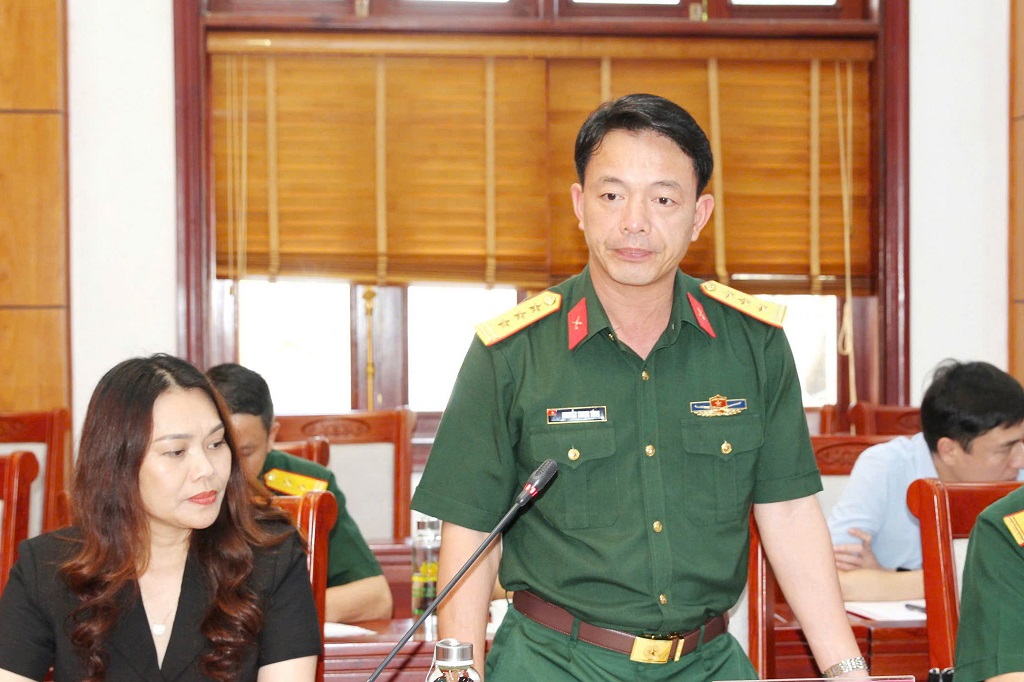 Các đại biểu thảo luận các phương án đảm bảo an ninh trật tự
