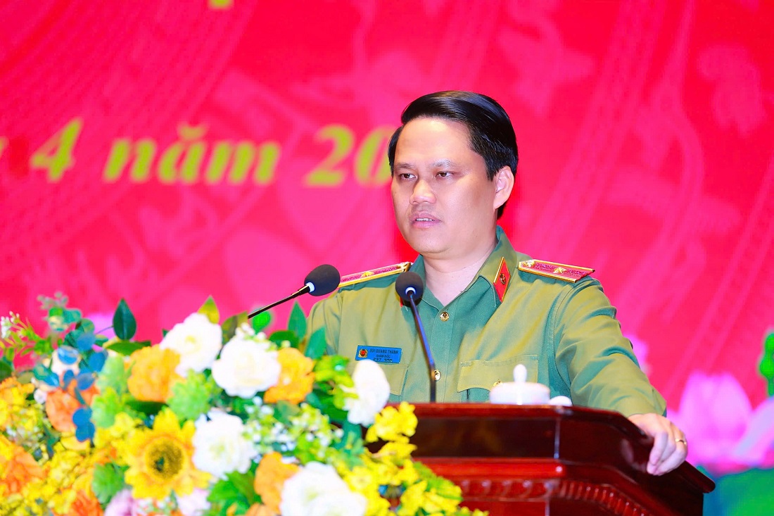 Đồng chí Thiếu tướng Bùi Quang Thanh, Ủy viên Ban Thường vụ Tỉnh ủy, Bí thư Đảng ủy, Giám đốc Công an tỉnh phát biểu tại buổi lễ
