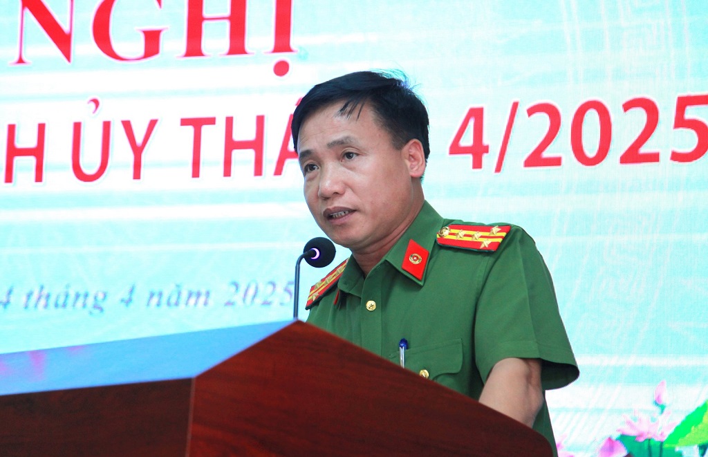 Đại tá Nguyễn Duy Thanh - Phó Giám đốc Công an tỉnh quán triệt một số nội dung tại hội nghị. Ảnh: Ngân Hạnh