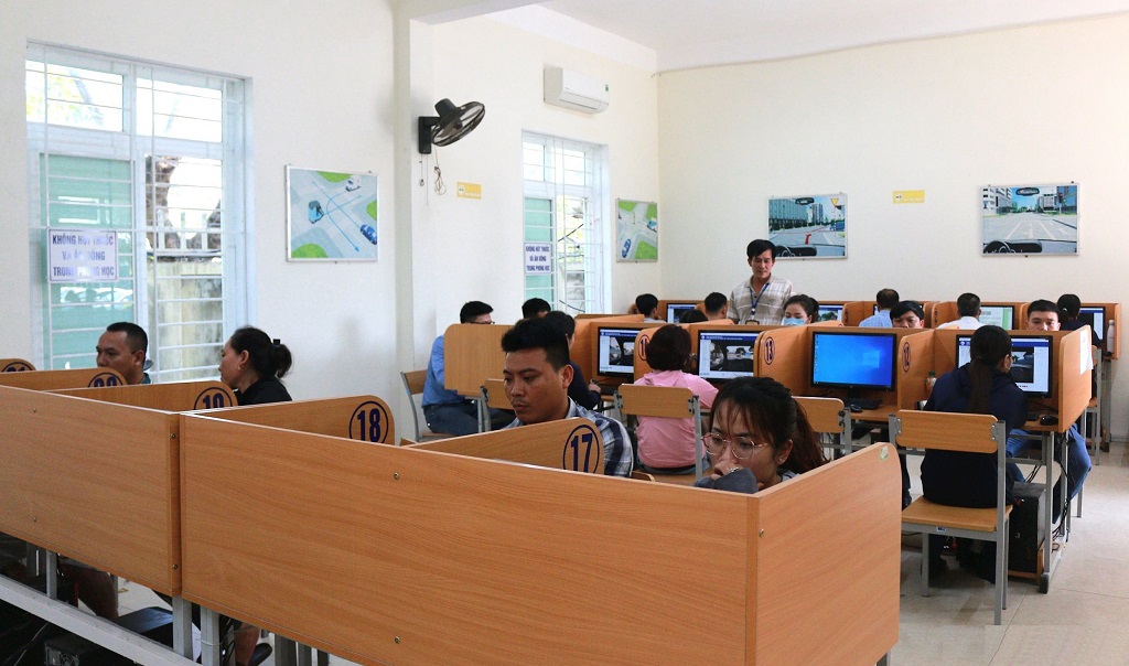 Giờ học mô phỏng tại trung tâm sát hạch. Ảnh minh họa