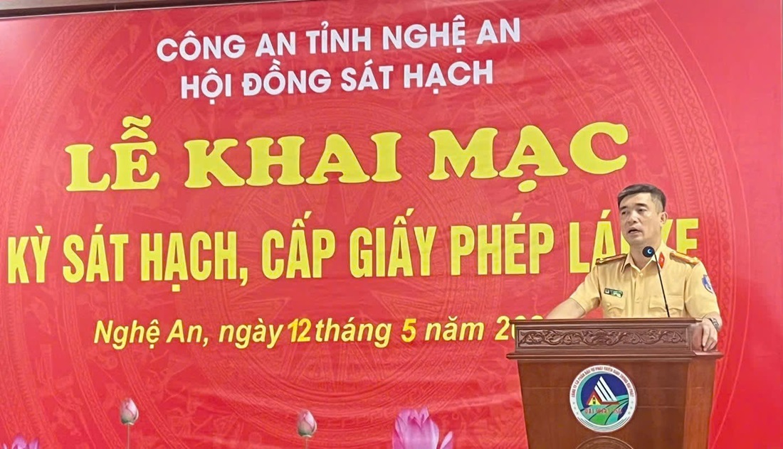 Lãnh đạo Phòng CSGT Công an tỉnh phát biểu khai mạc