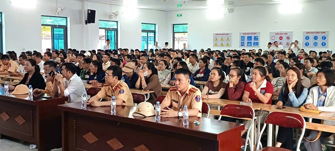 Đông đảo học viên tham gia kỳ sát hạch lần này
