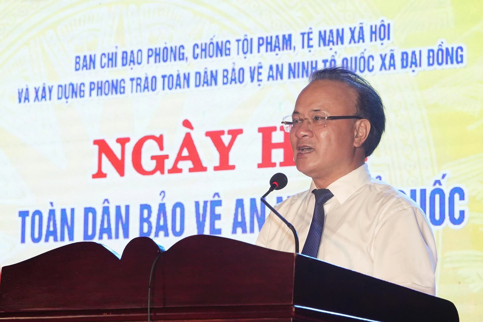 Đồng chí Nguyễn Nam Đình, Ủy viên Ban Thường vụ Tỉnh ủy, Phó Chủ tịch Thường trực HĐND tỉnh Nghệ An phát biểu tại Ngày hội