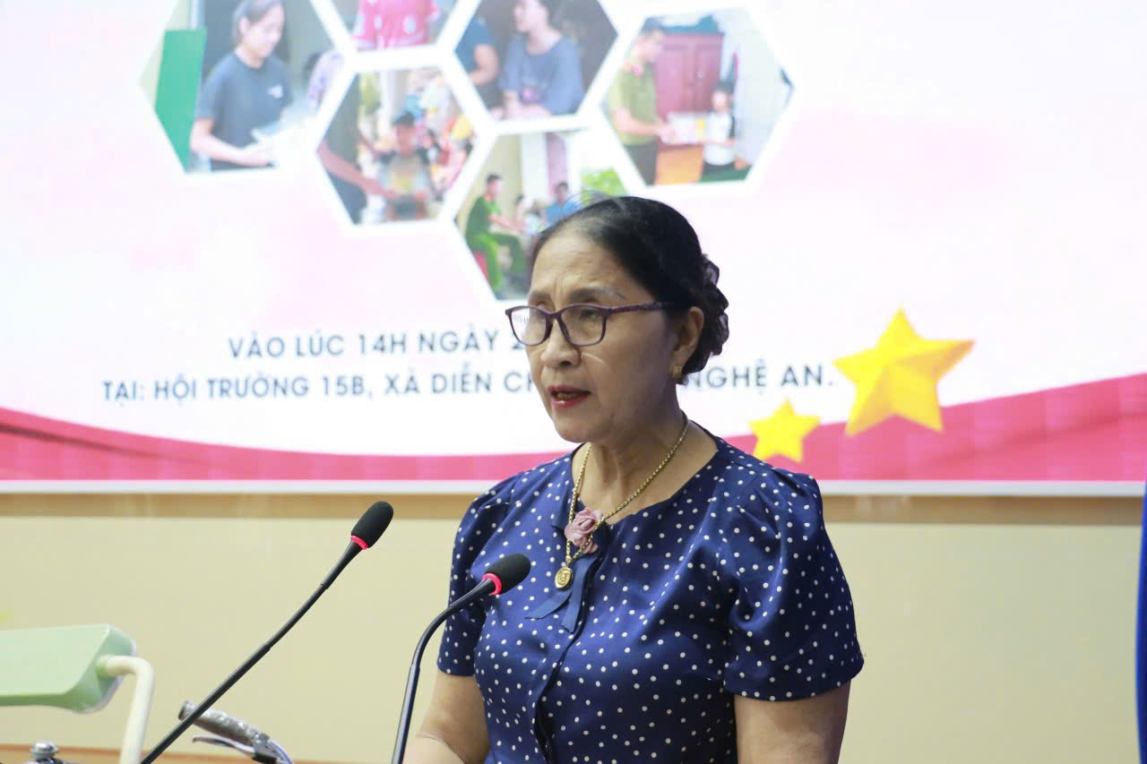Đại diện nhà tài trợ phát biểu