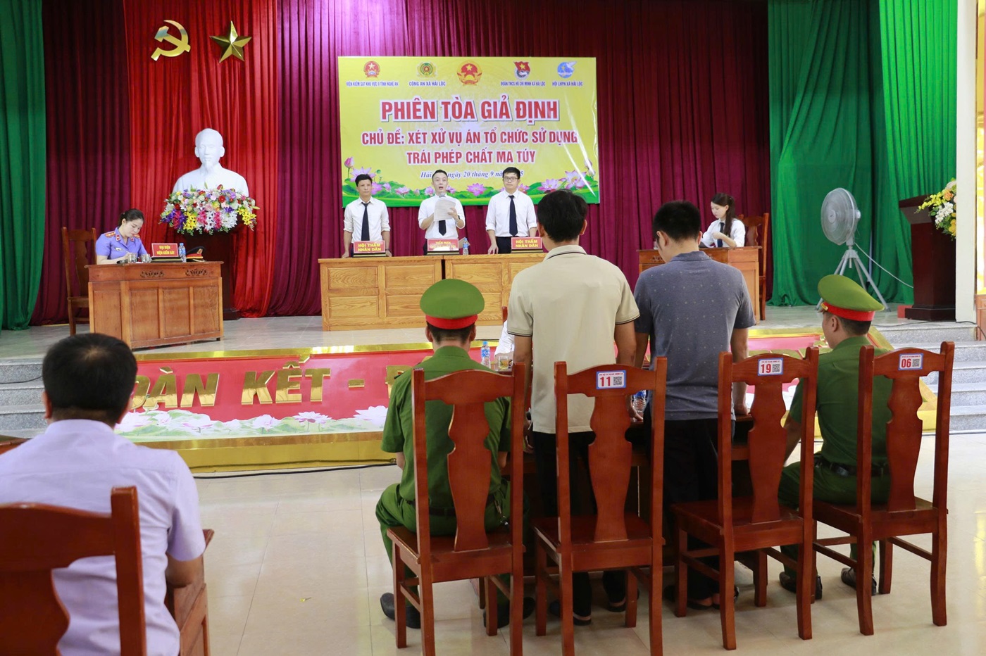 Phiên tòa giúp người dân nâng cao ý thức chấp hành pháp luật và tránh xa tệ nạn ma túy