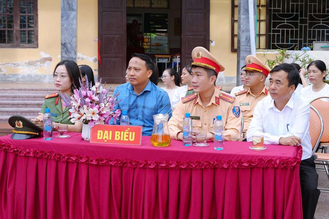 Các đại biểu tham gia buổi tuyên truyền