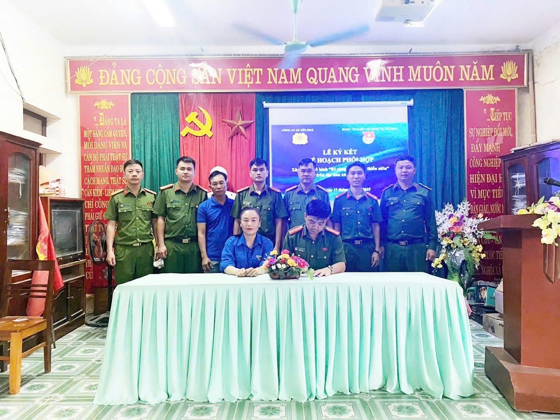 Công an xã phối hợp với Đoàn Thanh niên ký kết kế hoạch phối hợp