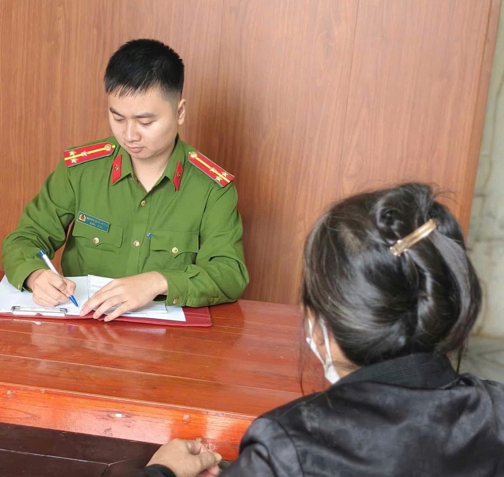 Chị Y trình bày lại sự việc tại cơ quan Công an