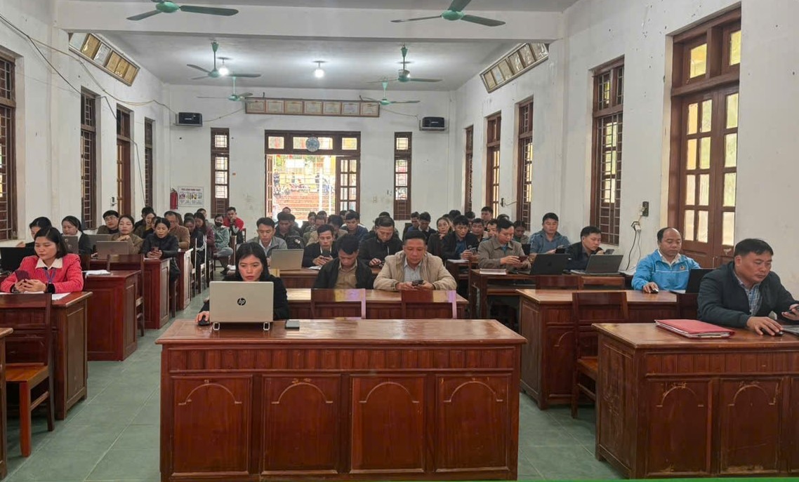 Cán bộ và Nhân dân xã Yên Hòa được tập huấn về dịch vụ công và chuyển đổi số
