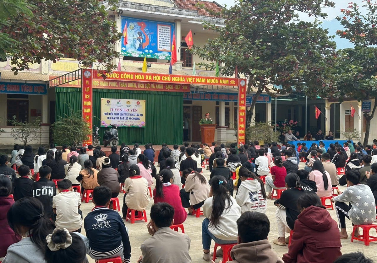 Các buổi tuyên truyền có sự tham gia của hơn 400 cán bộ, giáo viên và học sinh