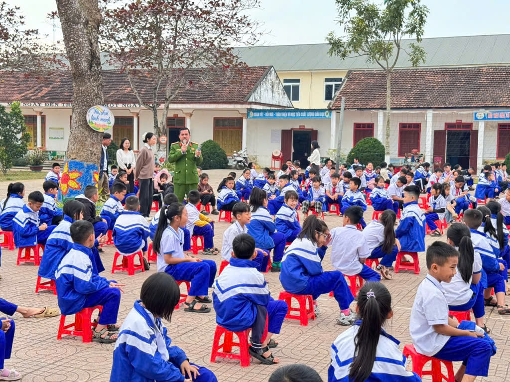 Buổi tuyên truyền giúp các em học sinh chủ động phòng ngừa, nâng cao nhận thức và ý thức chấp hành pháp luật