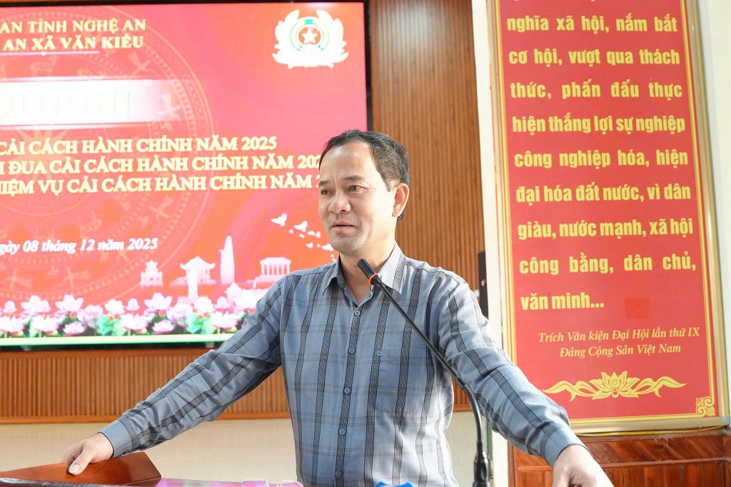 Lãnh đạo UBND xã Văn Kiều phát biểu 