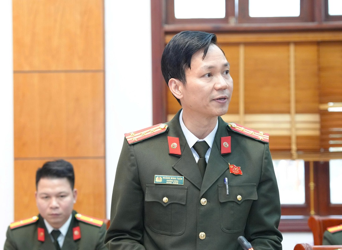 Lãnh đạo Khoa An ninh nội địa - Học viện ANND phát biểu trao đổi tại buổi