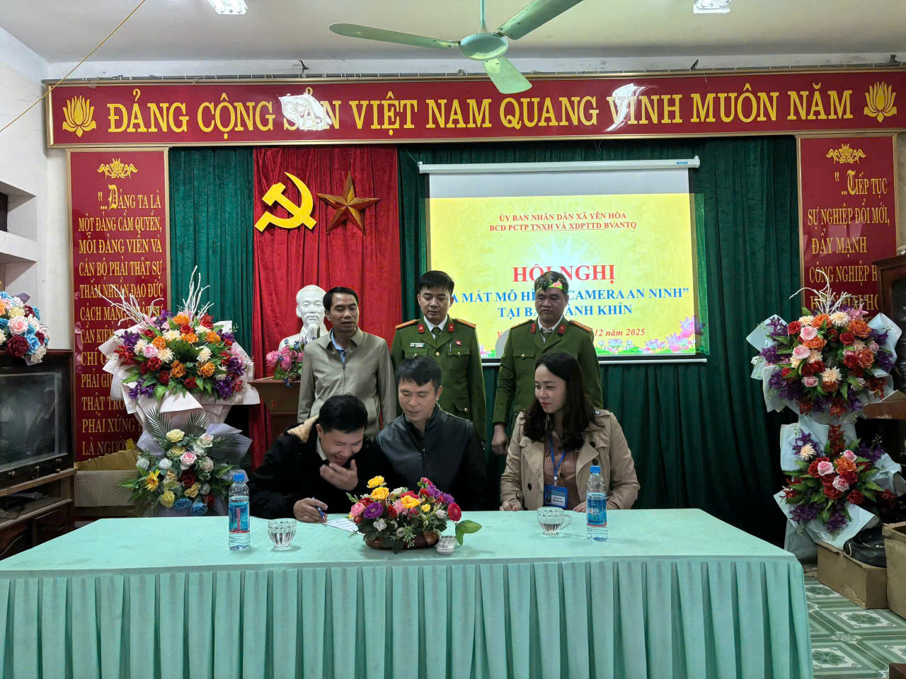 Ban chỉ đạo ký cam kết xây dựng mô hình 