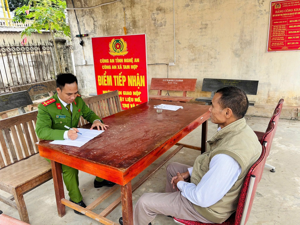 Người dân trình báo tại cơ quan Công an