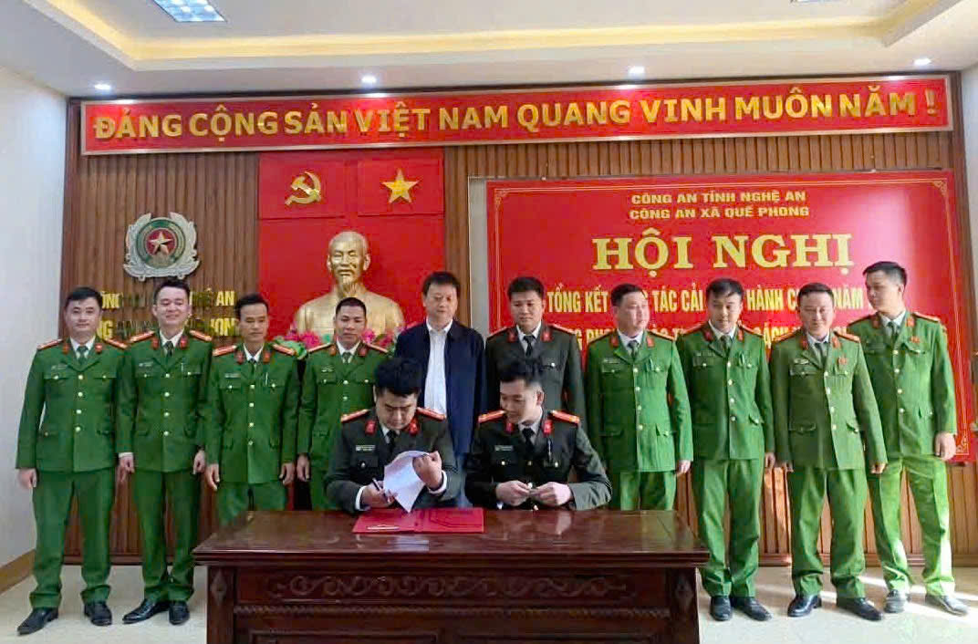 Công an xã Quế Phong ký cam kết thực nhiệm vụ cải cách hành chính năm 2026