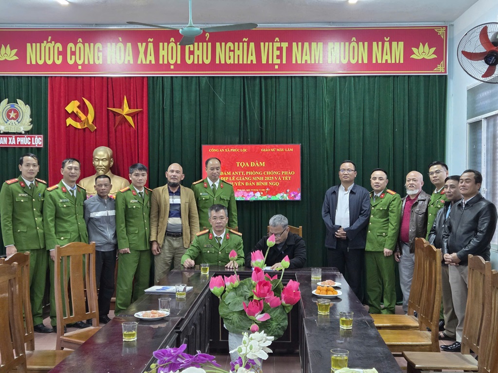 Công an xã Phúc Lộc gặp mặt linh mục, hội đồng mục vụ giáo xứ, giáo họ thuộc Giáo xứ Mẫu Lâm
