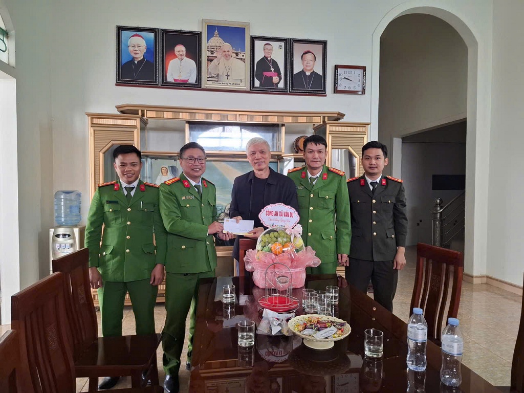Chúc mừng giáo xứ Đồng Kén
