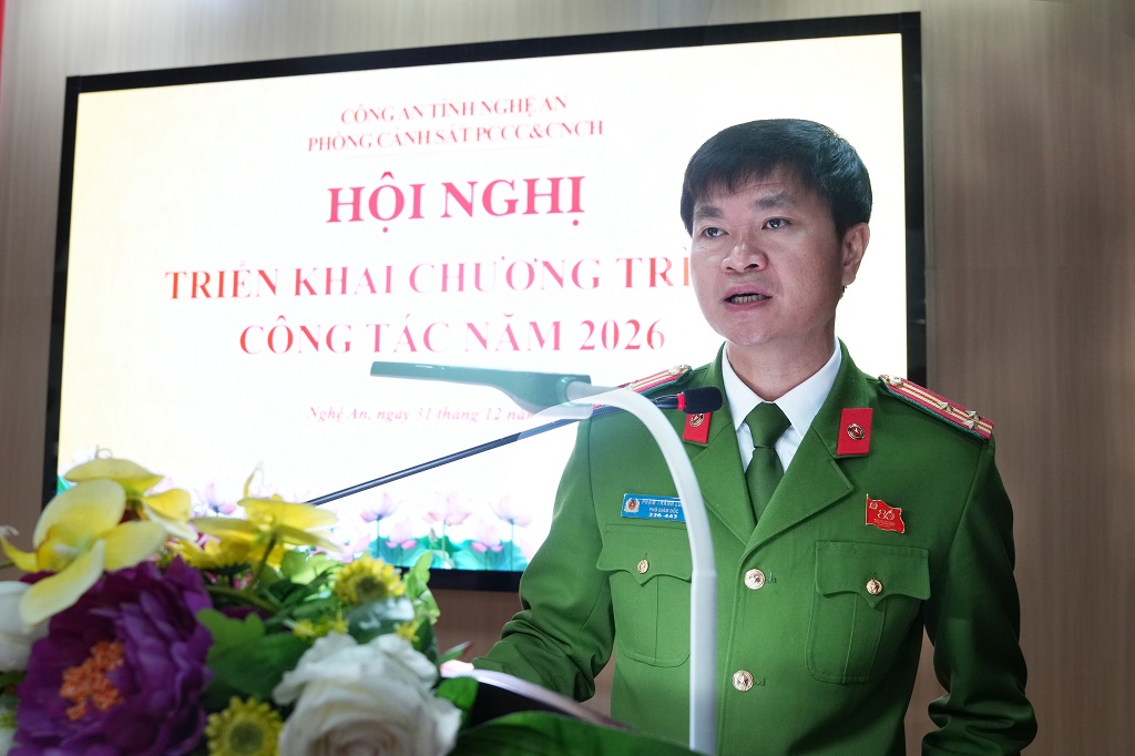 Đồng chí Thượng tá Phạm Thành Long, Phó Giám đốc Công an tỉnh phát biểu chỉ đạo tại Hội nghị