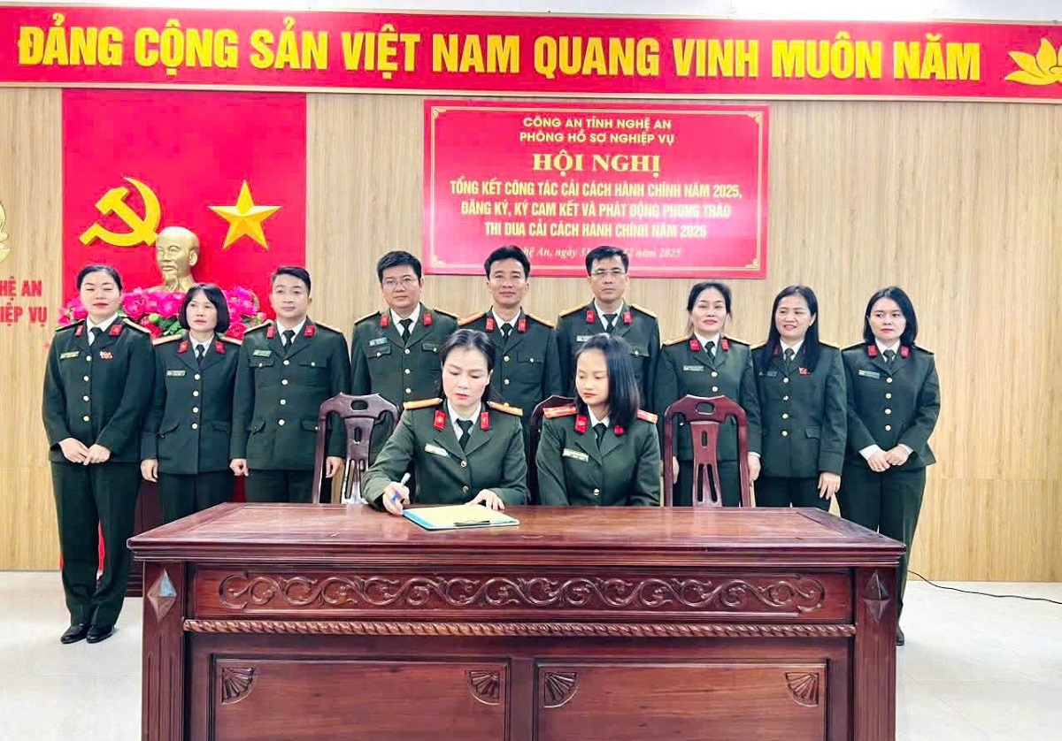 Ký cam kết thi đua thực hiện nhiệm vụ CCHC năm 2026