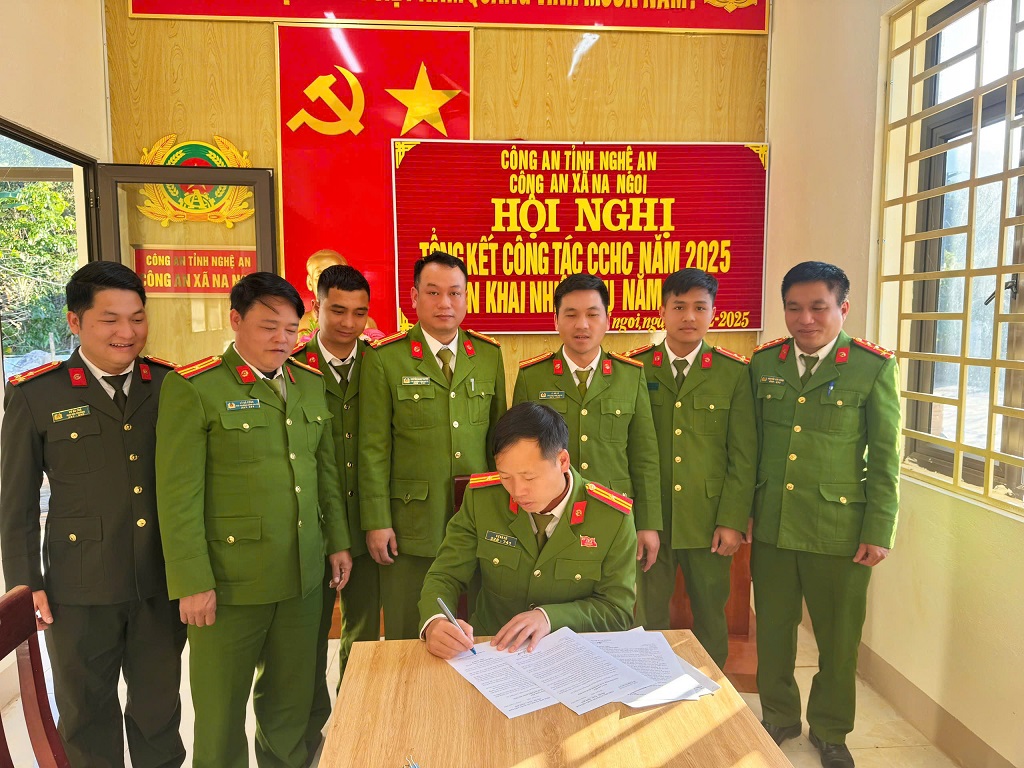 Ký cam kết thi đua CCHC năm 2026