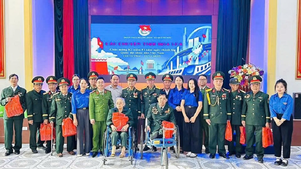 Đoàn công tác thăm và tặng quà tại Trung tâm Điều dưỡng thương binh Nghệ An