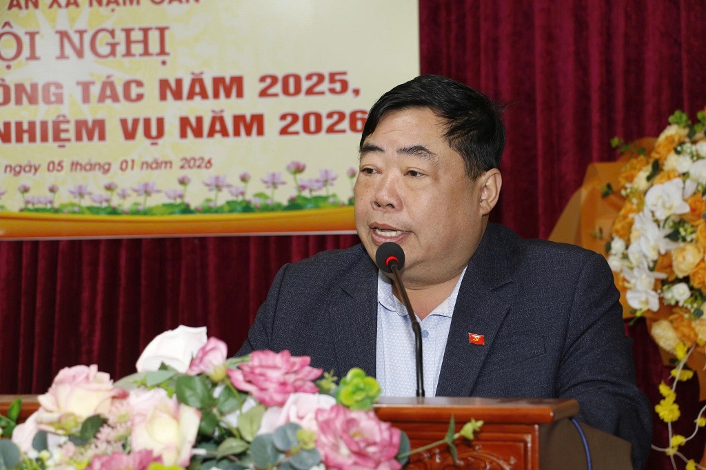 Đồng chí Xã Văn Lương, Bí thư Đảng ủy, Chủ tịch HĐND xã Nậm Cắn phát biểu chỉ đạo tại Hội nghị