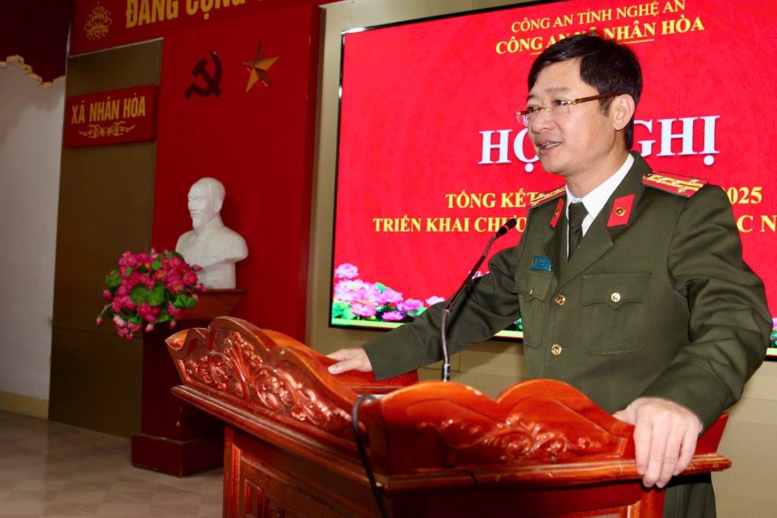 Đồng chí Đại tá Trần Ngọc Tuấn, Ủy viên Ban Thường vụ Đảng ủy, Phó Giám đốc Công an tỉnh phát biểu chỉ đạo tại Hội nghị