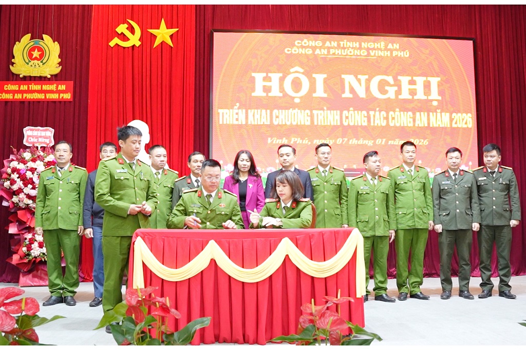 Ký kết giao ước thi đua 