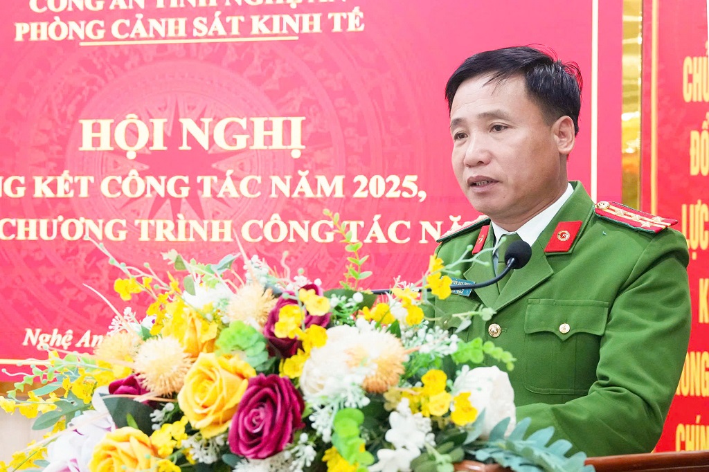 Đồng chí Đại tá Nguyễn Duy Thanh, Ủy viên Ban Thường vụ Đảng ủy, Phó Giám đốc Công an tỉnh phát biểu chỉ đạo tại Hội nghị