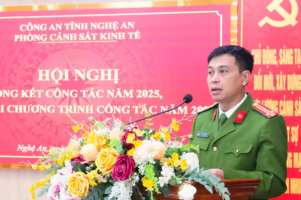 Đồng chí Thượng tá Nguyễn Xuân Thái, Trưởng phòng Cảnh sát kinh tế phát biểu tại Hội nghị