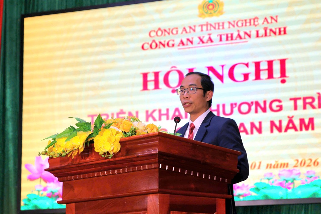 Đồng chí Bùi Quang Vinh – Bí thư Đảng ủy, Chủ tịch HĐND xã Thần Lĩnh phát biểu chỉ đạo tại Hội nghị