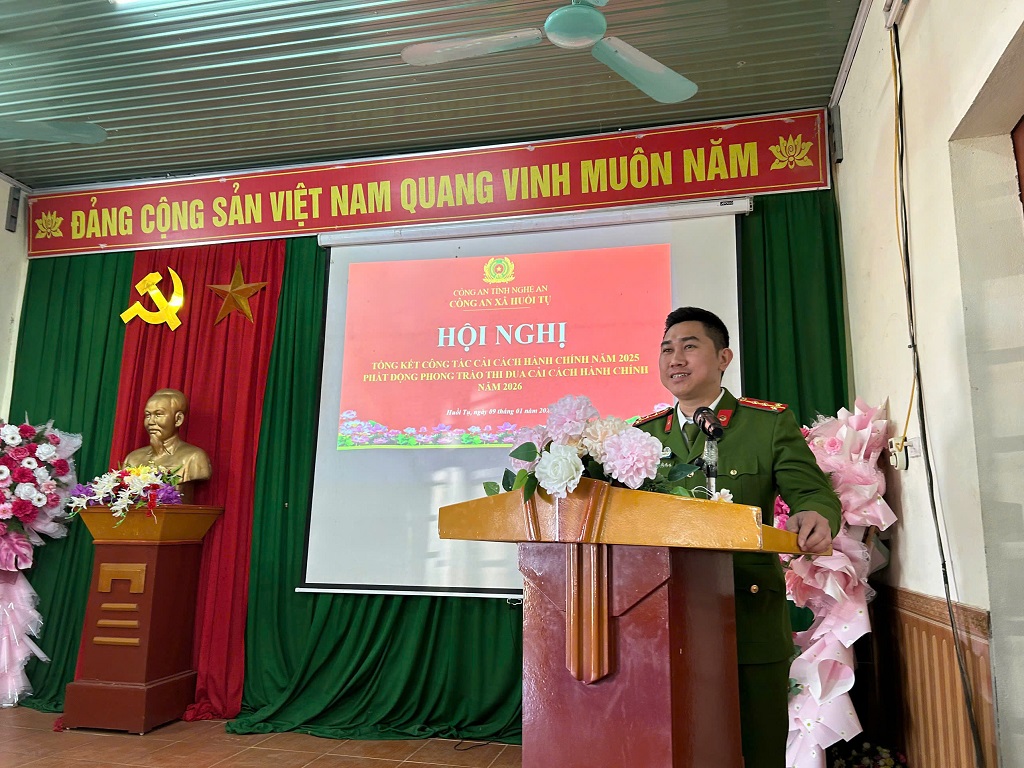 Đại diện Chỉ huy Công an xã phát biểu