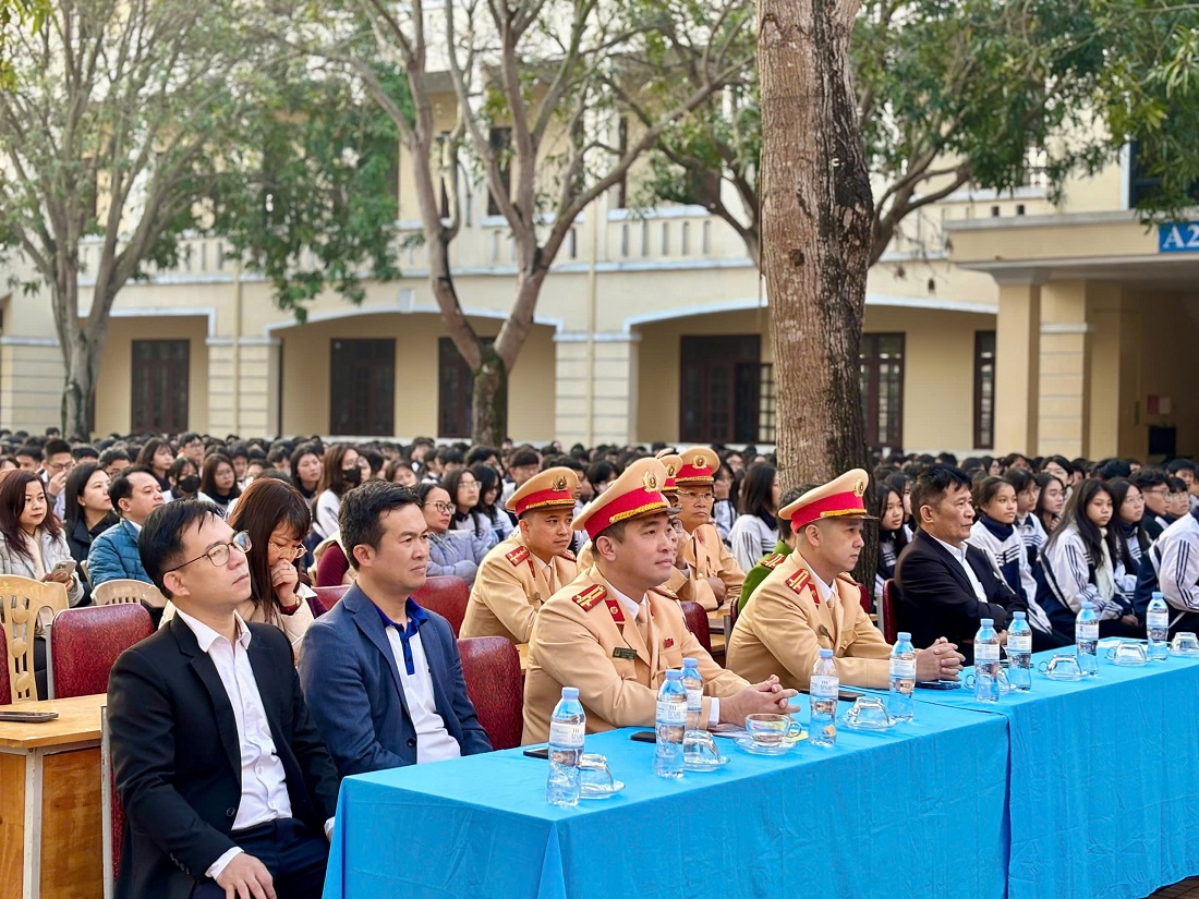 Đại biểu tham dự buổi tuyên truyền