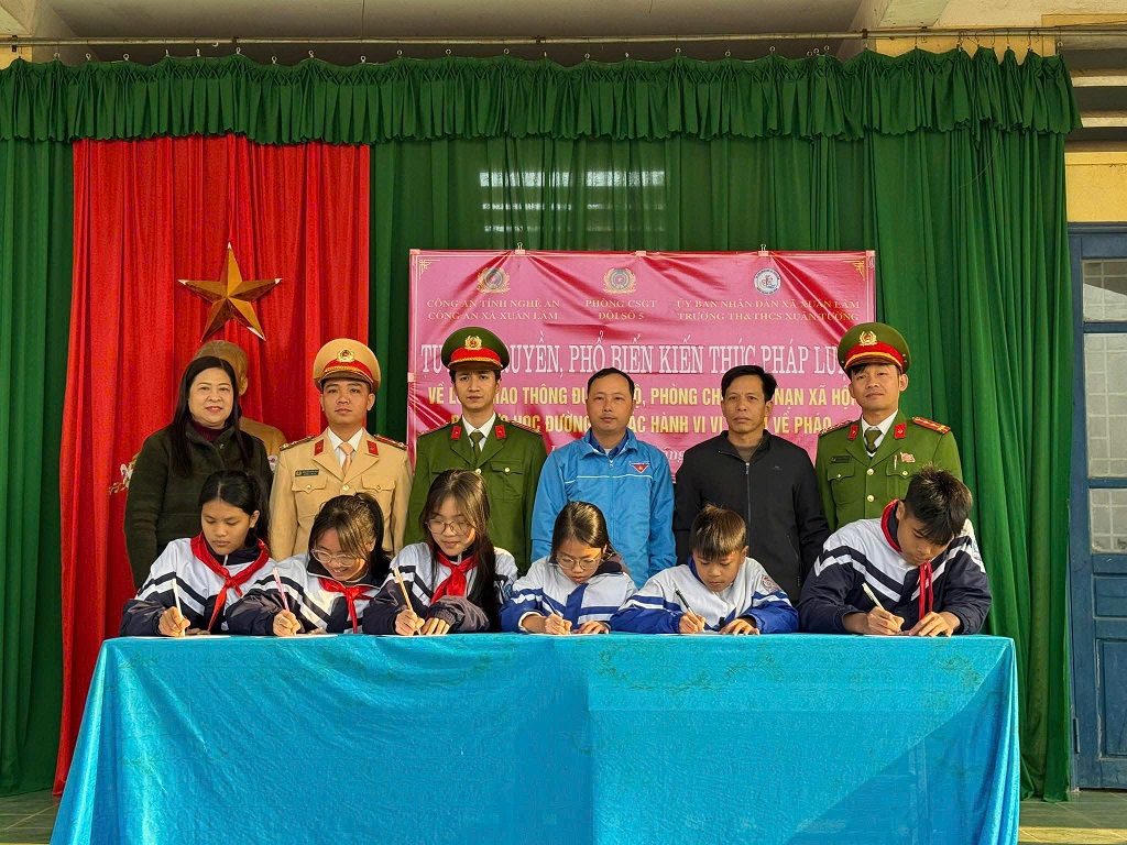  Tổ chức ký cam kết