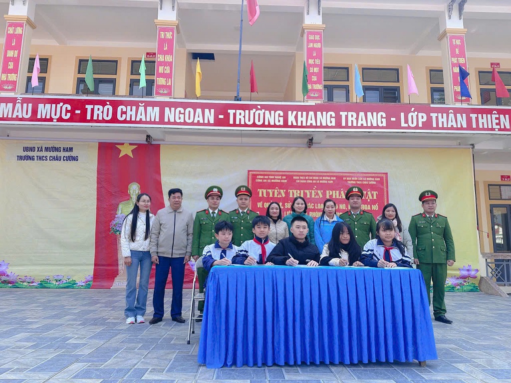 Tổ chức ký cam kết