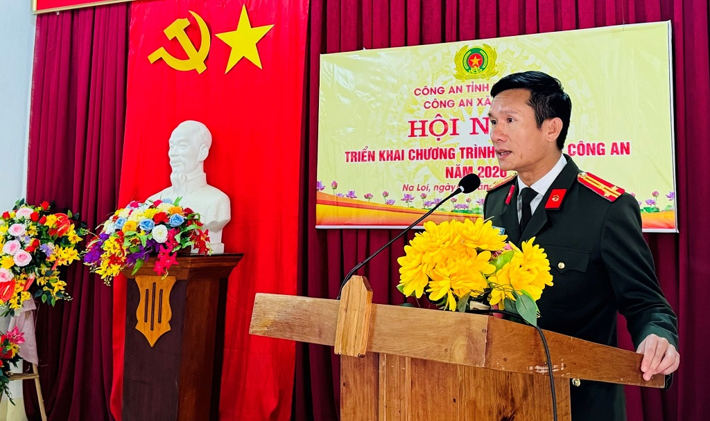 Đồng chí Thượng tá Lê Đức Dũng - Trưởng phòng An ninh nội địa Công an tỉnh phát biểu tại Hội nghị 