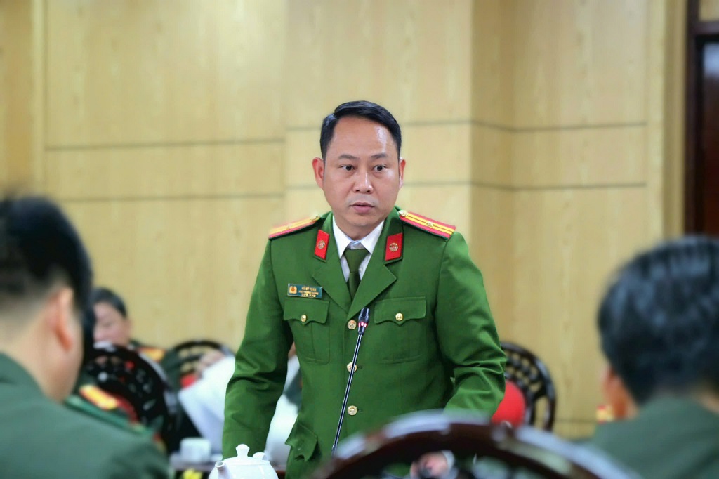 Đại biểu phát biểu ý kiến 