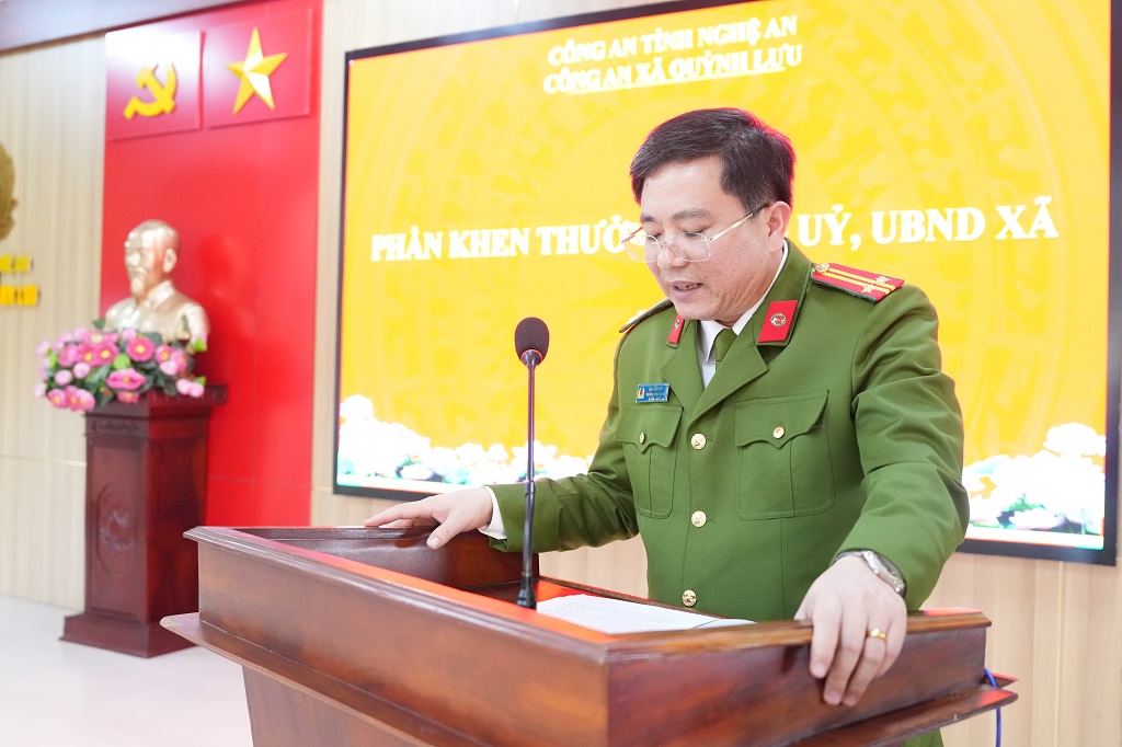 Đồng chí Trung tá Mai Văn Huy, Trưởng Công an xã Quỳnh Lưu phát biểu