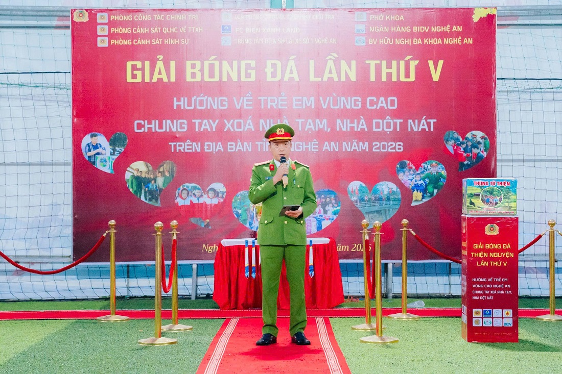 Đại diện Ban Tổ chức phát biểu tại buổi lễ