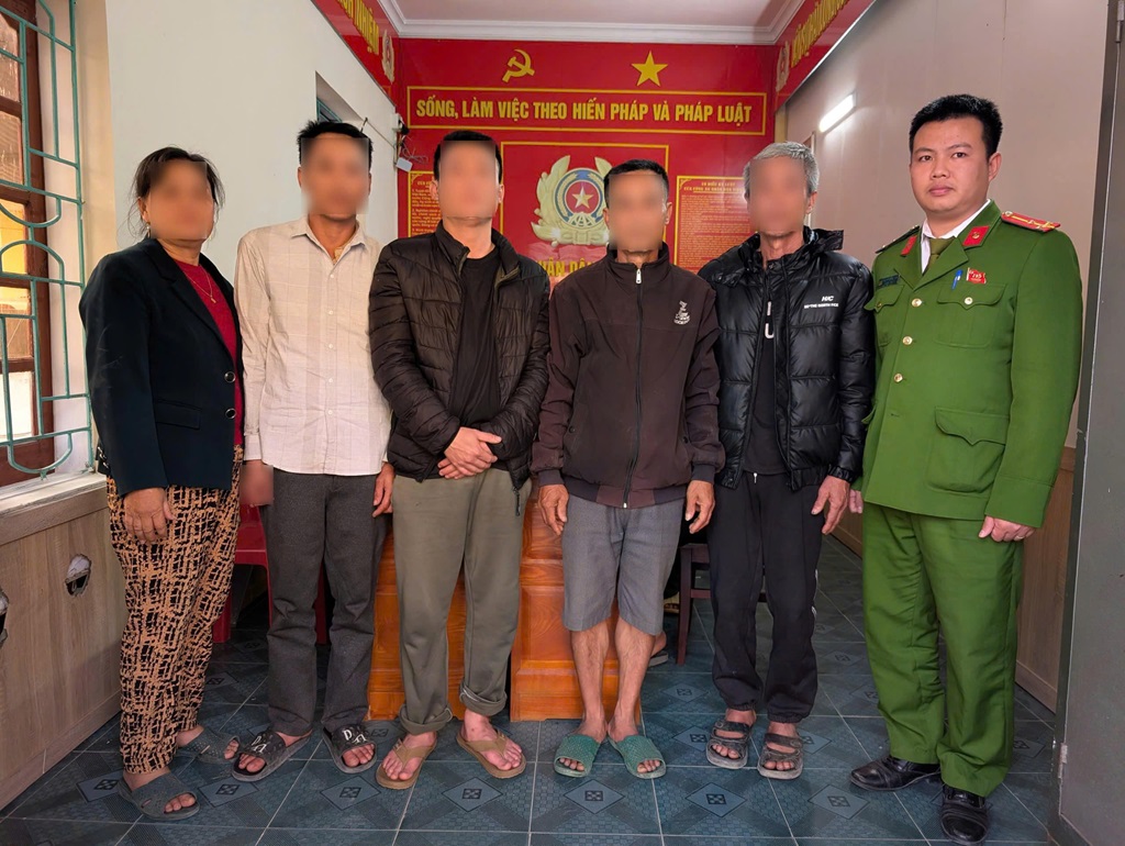 05 đối tượng đánh bạc bị bắt giữ