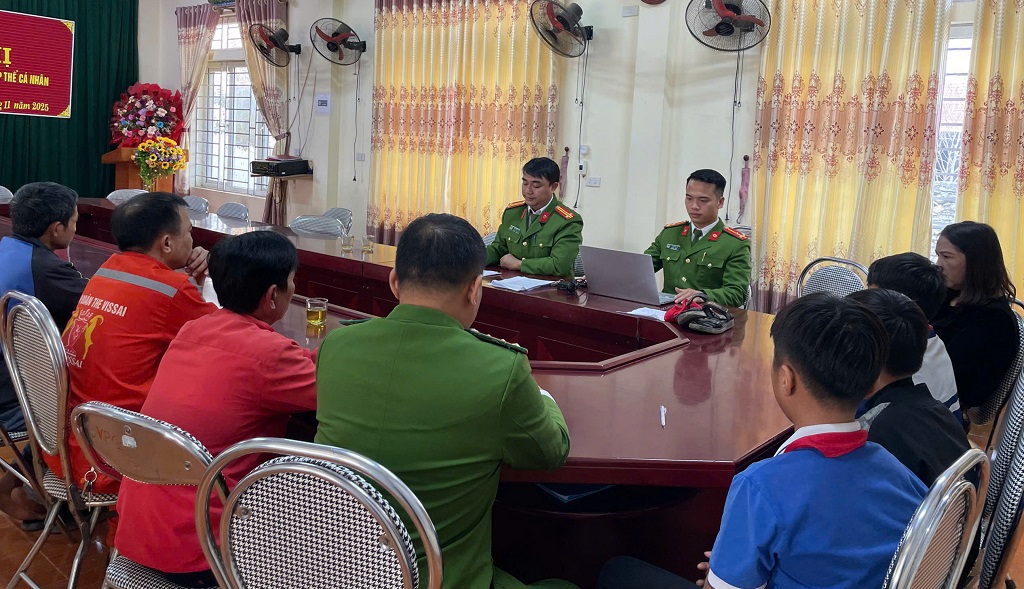 Công an xã phối hợp Nhà trường, phụ huynh nhắc nhở, giáo dục 03 em học sinh
